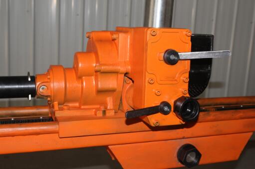 安全生產(chǎn)我保證，啟睿鉆機性能安全雙腿走