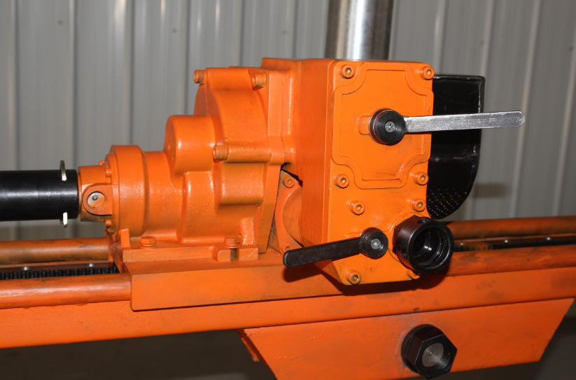 氣動打底板鉆機(jī)，定制探水鉆機(jī)我們也行的!