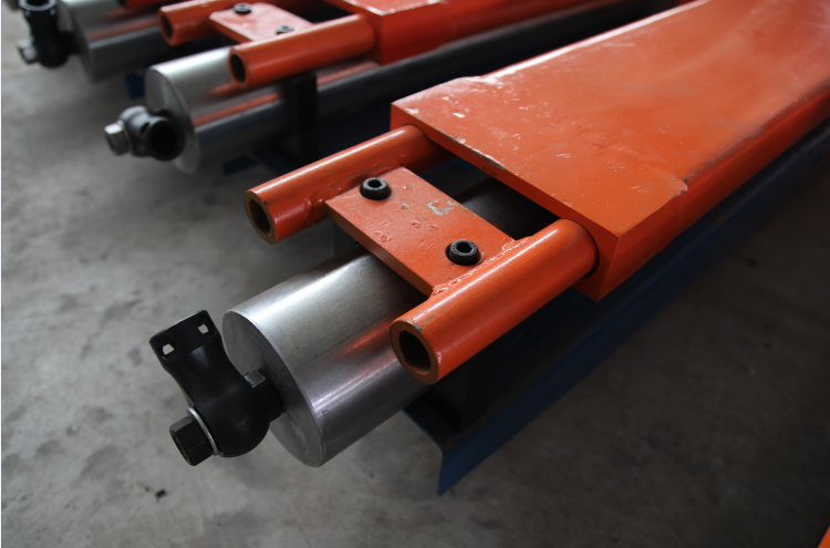 液壓架柱式鉆機(jī)廠家：提供安全設(shè)備是我們的使命