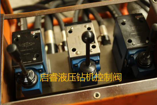 架柱式液壓回轉(zhuǎn)鉆機(jī)：聽著復(fù)雜，用著簡(jiǎn)單